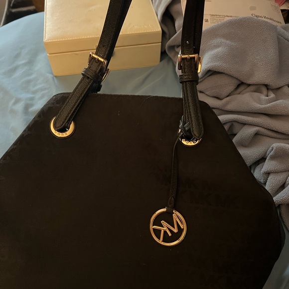 Michael Kors black over the shoulder brand new in perfect condition - Picture 4 of 4